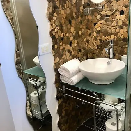 Casa La Mo' Moderno Bilocale In Zona Tranquilla Cattolica