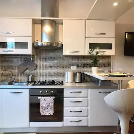 Casa La Mo' Moderno Bilocale In Zona Tranquilla 아파트